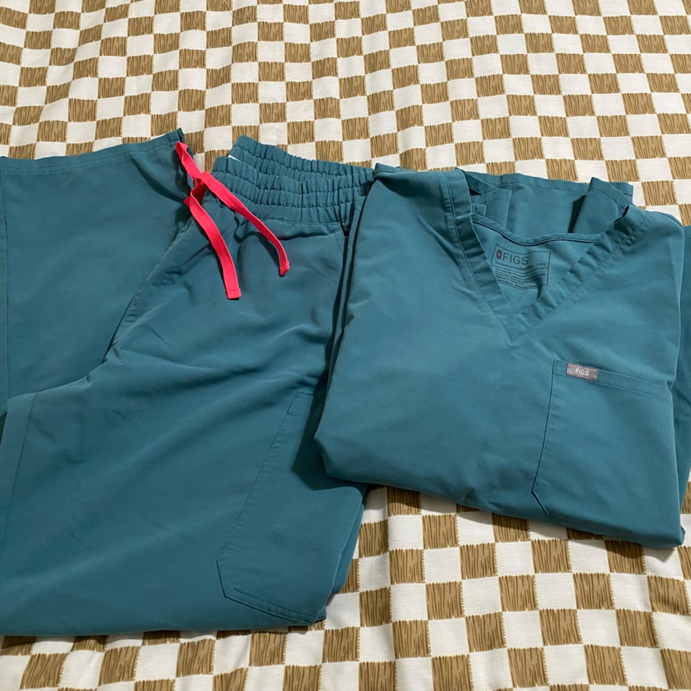 XXL HYDROGREEN WOMENS FIGS SCRUBS SET